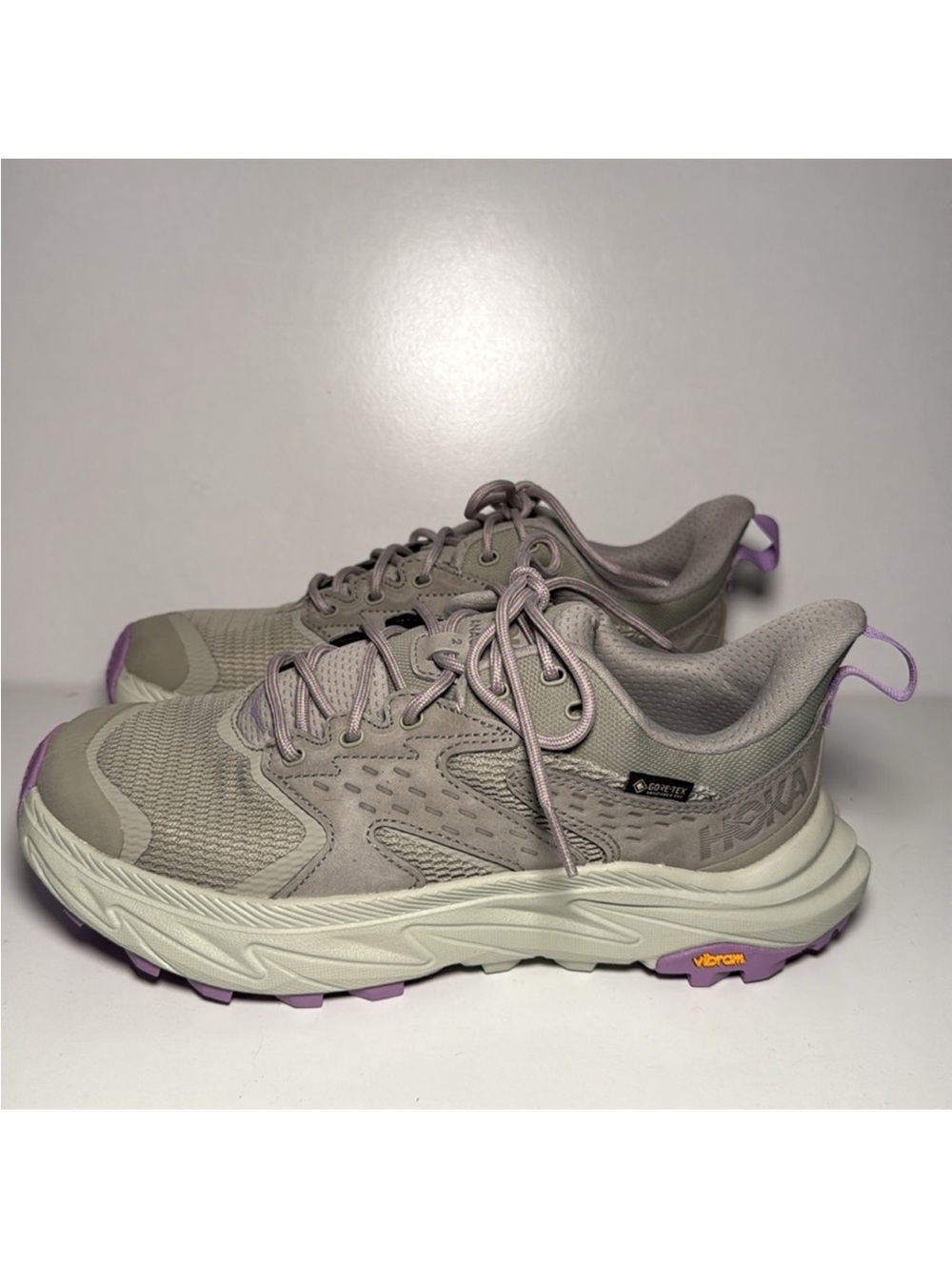 Hoka Anacapa 2 size 9 women wore once - Picture 2 of 4